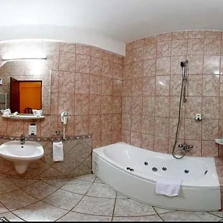 Premier Hotell 4*